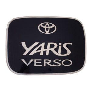 TOYOTA YARIS VERSO 5D 1999-2006 ΑΥΤΟΚΟΛΛΗΤΟ ΤΑΠΑΣ ΡΕΖΕΡΒΟΥΑΡ 19 Χ 14,7 cm ΜΑΥΡΟ/ΧΡΩΜΙΟ ΜΕ ΕΠΙΚΑΛΥΨΗ ΕΠΟΞΕΙΔΙΚΗΣ ΡΥΤΙΝΗΣ (ΥΓΡΟ ΓΥΑΛΙ) – 1 ΤΕΜ.