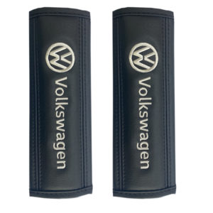 Μαξιλαράκια ζώνης VW 22 X 7,5 cm από PVC δερματίνη σε μαύρο χρώμα με λευκό, ραμμένο logo και αυτοκόλλητες ταινίες τύπου velcro Race Axion – 2 τεμάχια