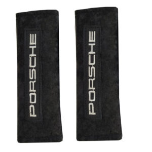 PORSCHE ΜΑΞΙΛΑΡΑΚΙΑ ΓΙΑ ΖΩΝΗ ΑΣΦΑΛΕΙΑΣ 21 X 7,5 cm ΣΕ ΜΑΥΡΟ ΧΡΩΜΑ ΜΕ ΛΕΥΚΟ LOGO – 2 ΤΕΜ.