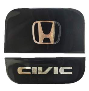 HONDA CIVIC 3/4/5D 2001>2006 ΑΥΤΟΚΟΛΛΗΤΟ ΤΑΠΑΣ ΡΕΖΕΡΒΟΥΑΡ 17,5 Χ15,5 ΜΑΥΡΟ/ΧΡΩΜΙΟ ΜΕ ΕΠΙΚΑΛΥΨΗ ΕΠΟΞΕΙΔΙΚΗΣ ΡΥΤΙΝΗΣ (ΥΓΡΟ ΓΥΑΛΙ) – 1 ΤΕΜ.