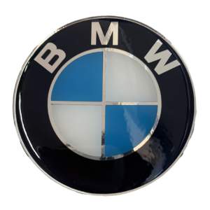 BMW ΑΥΤΟΚΟΛΛΗΤΟ ΣΗΜΑ ΚΑΠΩ 8,2 cm ΓΑΛΑΖΙΟ/ΜΑΥΡΟ/ΛΕΥΚΟ/ΧΡΩΜΙΟ ΜΕ ΕΠΙΚΑΛΥΨΗ ΕΠΟΞΕΙΔΙΚΗΣ ΡΥΤΙΝΗΣ (ΥΓΡΟ ΓΥΑΛΙ) – 1 ΤΕΜ.