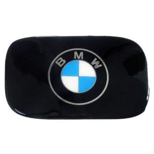 BMW ΣΕΙΡΑ 3 E46 3D/4D/5D 1998-2005 ΑΥΤΟΚΟΛΛΗΤΟ ΤΑΠΑΣ ΡΕΖΕΡΒΟΥΑΡ 18,5 x 11,6 cm ΜΑΥΡΟ/ΧΡΩΜΙΟ ΜΕ ΕΠΙΚΑΛΥΨΗ ΕΠΟΞΕΙΔΙΚΗΣ ΡΥΤΙΝΗΣ (ΥΓΡΟ ΓΥΑΛΙ) – 1 ΤΕΜ.
