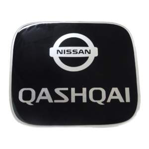 NISSAN QASHQAI 5D 2007-2017 ΑΥΤΟΚΟΛΛΗΤΟ ΤΑΠΑΣ ΡΕΖΕΡΒΟΥΑΡ 19 x 16,8 cm ΜΑΥΡΟ/ΧΡΩΜΙΟ ΜΕ ΕΠΙΚΑΛΥΨΗ ΕΠΟΞΕΙΔΙΚΗΣ ΡΥΤΙΝΗΣ (ΥΓΡΟ ΓΥΑΛΙ) – 1 ΤΕΜ.